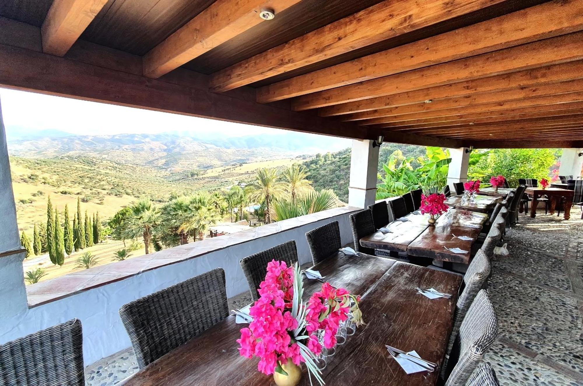 Castle Tower Ground Floor Apartment In Rural Holiday Park 'Cezanne' Tolox Exterior foto