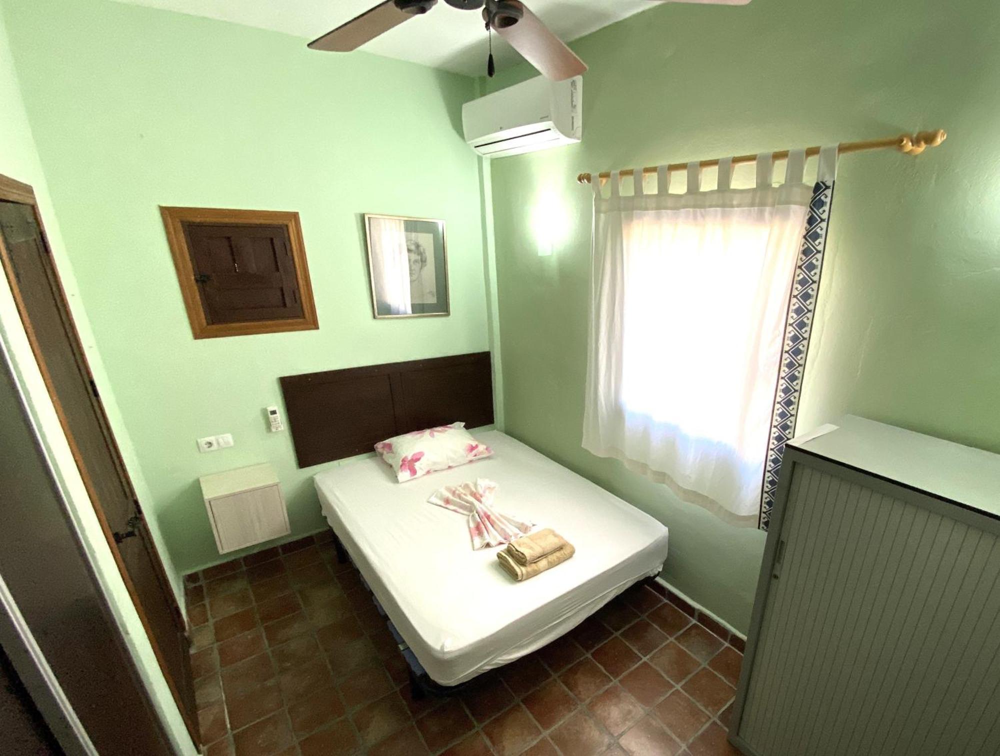 Castle Tower Ground Floor Apartment In Rural Holiday Park 'Cezanne' Tolox Exterior foto