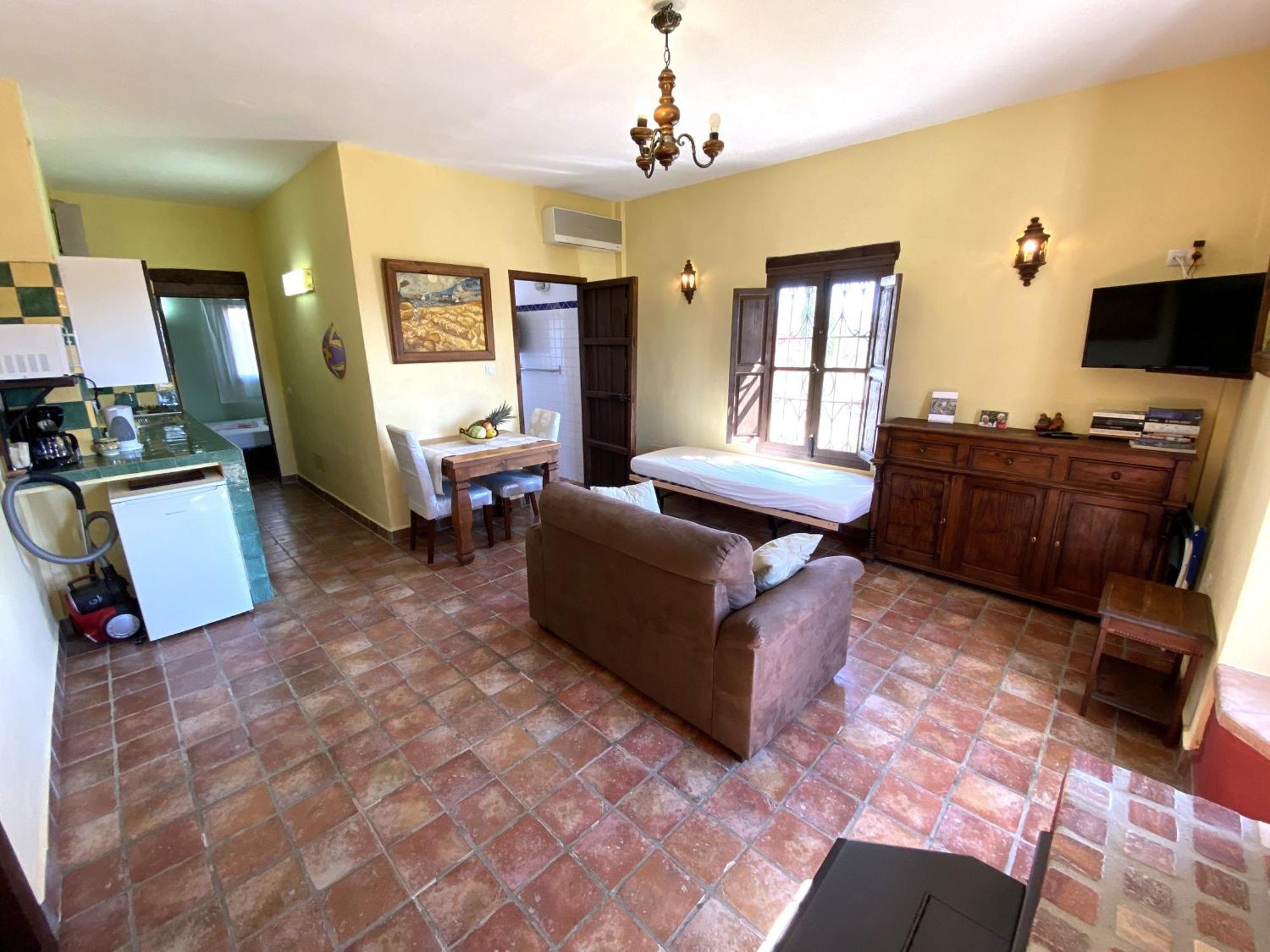 Castle Tower Ground Floor Apartment In Rural Holiday Park 'Cezanne' Tolox Exterior foto