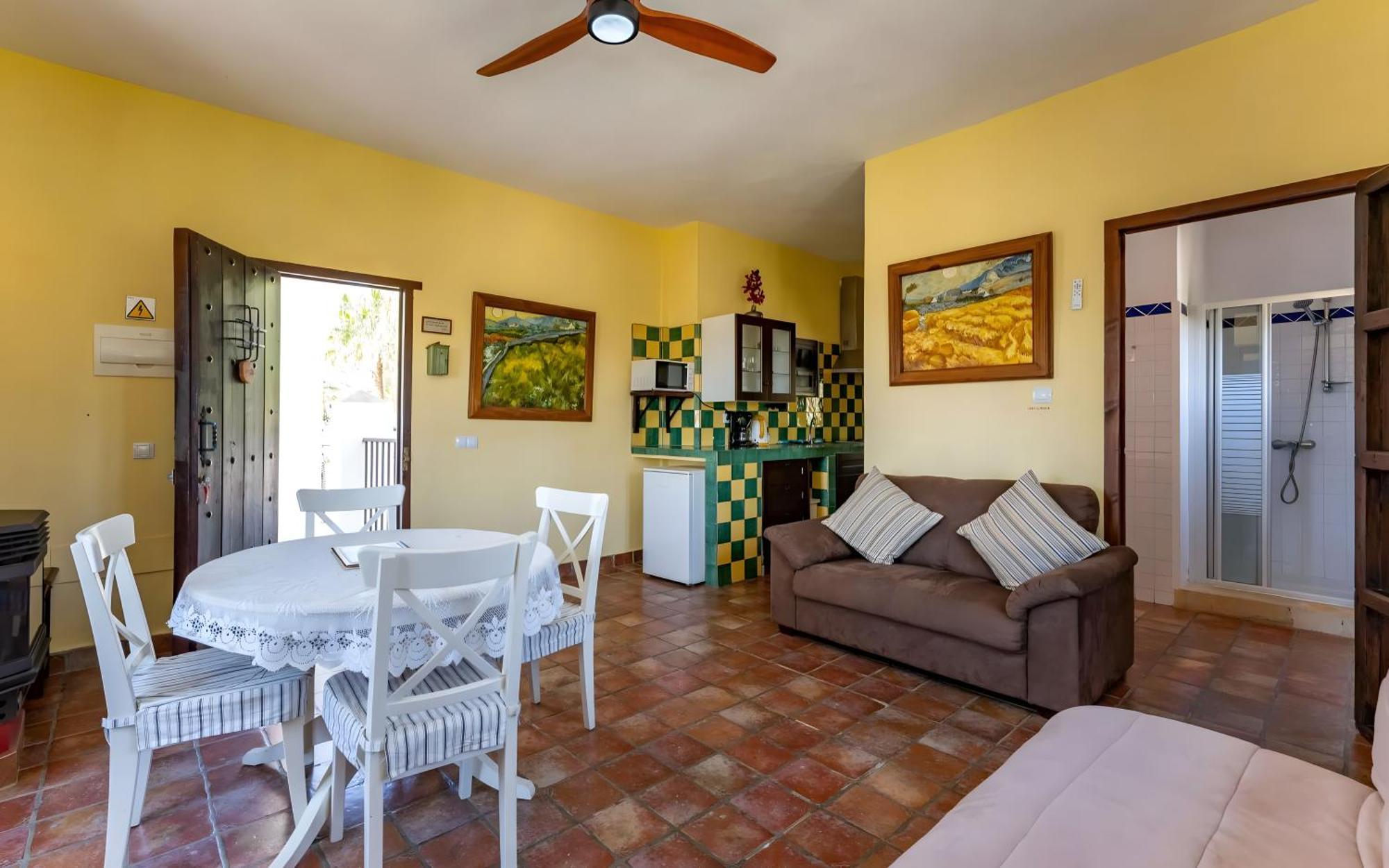 Castle Tower Ground Floor Apartment In Rural Holiday Park 'Cezanne' Tolox Exterior foto
