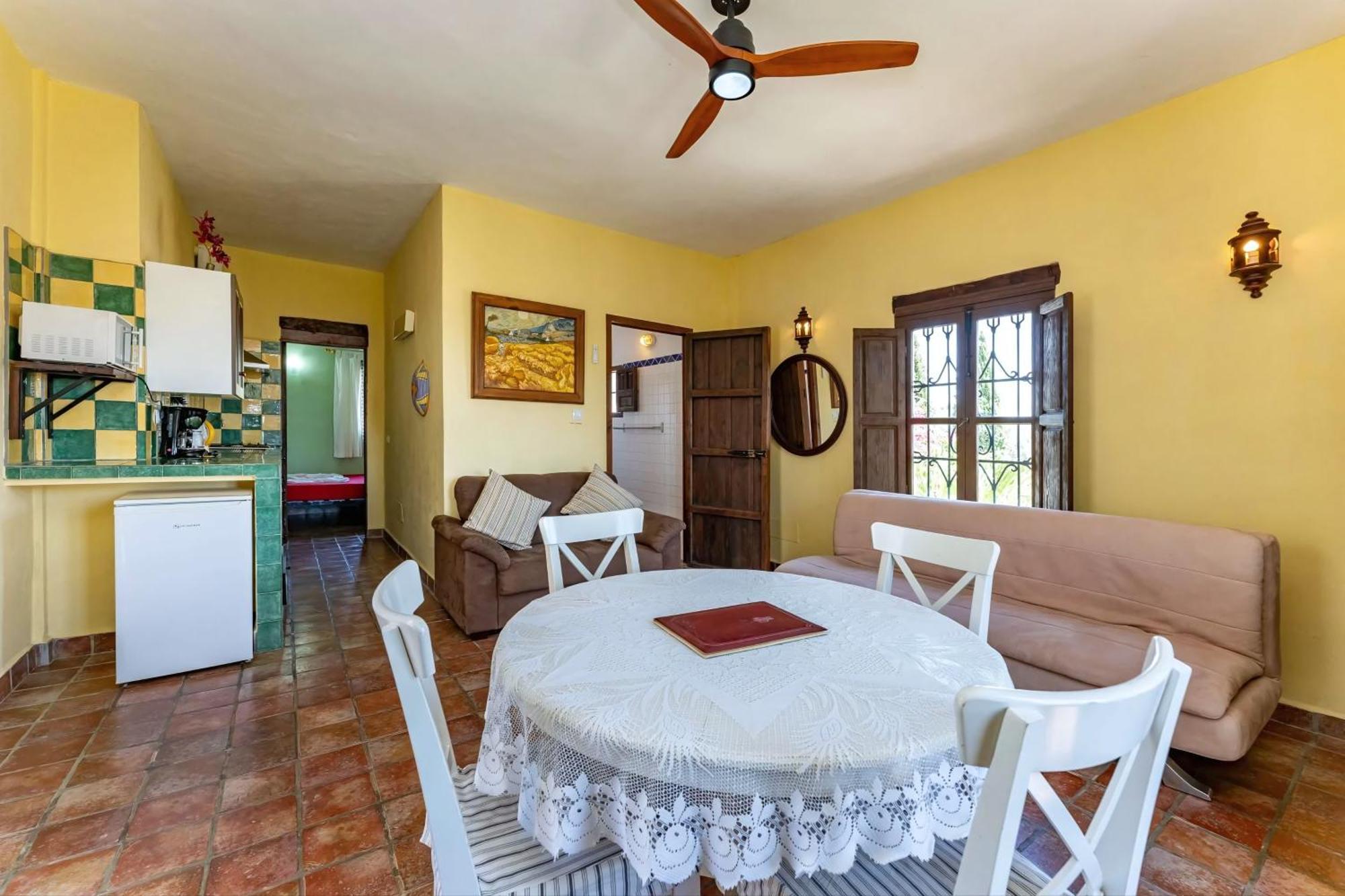 Castle Tower Ground Floor Apartment In Rural Holiday Park 'Cezanne' Tolox Exterior foto
